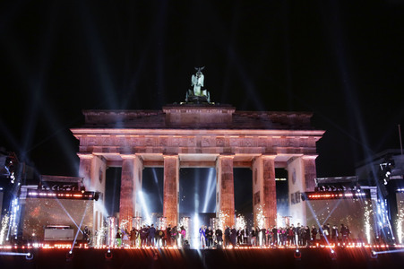 Silvestershow 'Celebrate at the Gate - Willkommen 2022' in Berlin