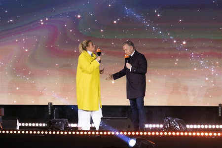 Silvestershow 'Celebrate at the Gate - Willkommen 2022' in Berlin