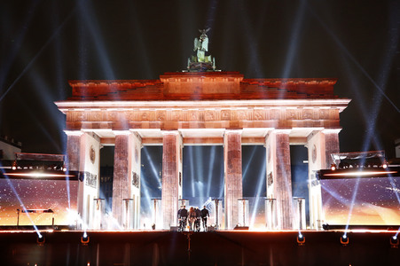 Silvestershow 'Celebrate at the Gate - Willkommen 2022' in Berlin
