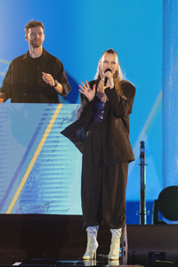 Silvestershow 'Celebrate at the Gate - Willkommen 2022' in Berlin