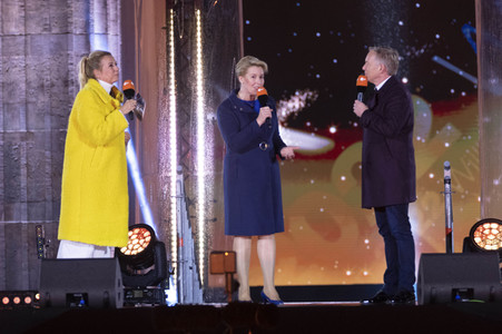 Silvestershow 'Celebrate at the Gate - Willkommen 2022' in Berlin