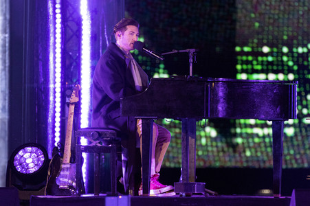Silvestershow 'Celebrate at the Gate - Willkommen 2022' in Berlin