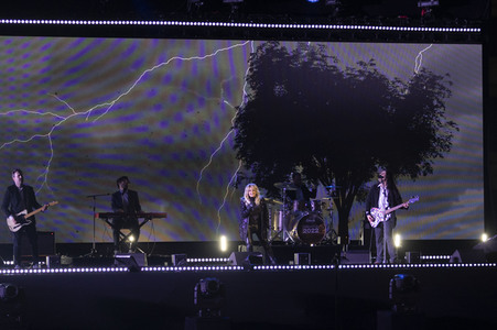 Silvestershow 'Celebrate at the Gate - Willkommen 2022' in Berlin