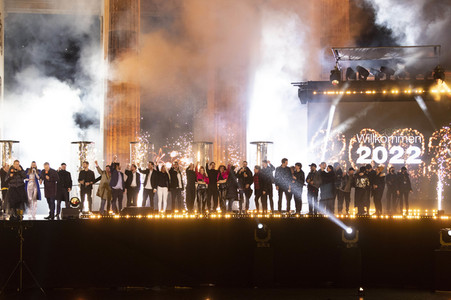 Silvestershow 'Celebrate at the Gate - Willkommen 2022' in Berlin