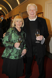 Theaterpremiere 'Rent a Friend' in Berlin