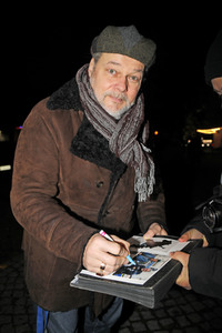 Theaterpremiere 'Rent a Friend' in Berlin