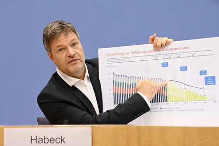 Pressekonferenz Eröffnungsbilanz Klimaschutz in Berlin