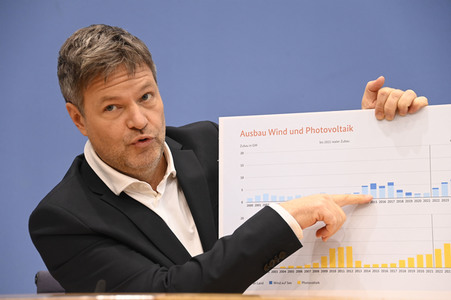 Pressekonferenz Eröffnungsbilanz Klimaschutz in Berlin