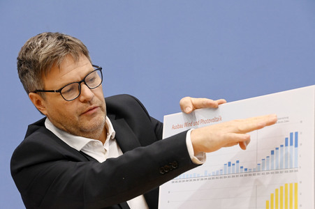 Pressekonferenz Eröffnungsbilanz Klimaschutz in Berlin