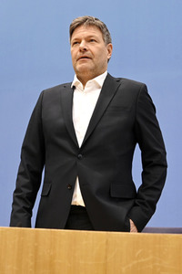 Pressekonferenz Eröffnungsbilanz Klimaschutz in Berlin