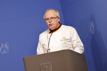 Übergabe der Neujahrsbrezel an Hendrik Wüst in Düsseldorf
