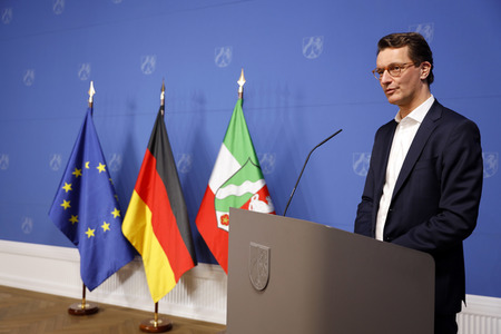Übergabe der Neujahrsbrezel an Hendrik Wüst in Düsseldorf