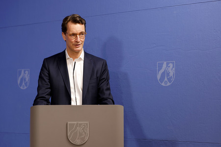 Übergabe der Neujahrsbrezel an Hendrik Wüst in Düsseldorf