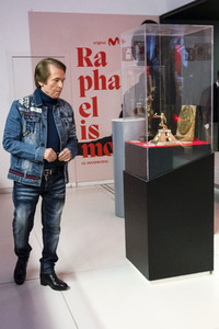 Ausstellungs- und Serienpräsentation 'Raphaelismo' in Madrid