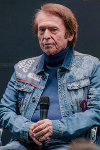 Ausstellungs- und Serienpräsentation 'Raphaelismo' in Madrid