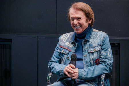 Ausstellungs- und Serienpräsentation 'Raphaelismo' in Madrid