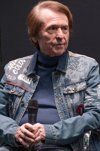 Ausstellungs- und Serienpräsentation 'Raphaelismo' in Madrid