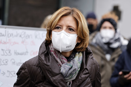 Malu Dreyer besucht Wiederaufbauarbeiten in Schuld