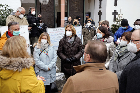 Malu Dreyer besucht Wiederaufbauarbeiten in Schuld