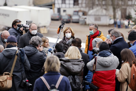 Malu Dreyer besucht Wiederaufbauarbeiten in Schuld