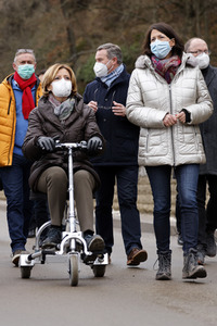 Malu Dreyer besucht Wiederaufbauarbeiten in Schuld