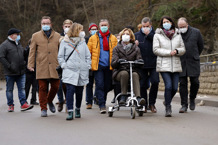 Malu Dreyer besucht Wiederaufbauarbeiten in Schuld