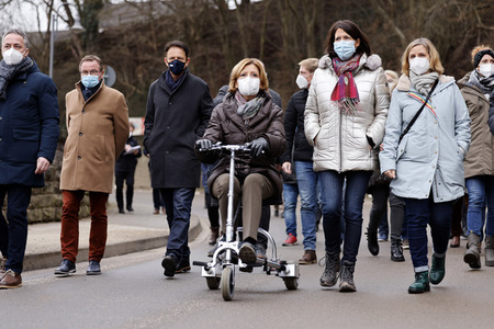 Malu Dreyer besucht Wiederaufbauarbeiten in Schuld