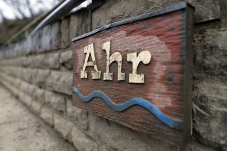 Malu Dreyer besucht Wiederaufbauarbeiten in Schuld