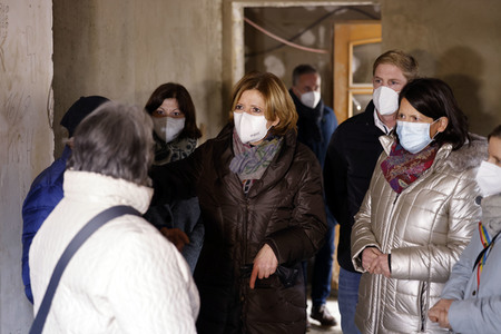 Malu Dreyer besucht Wiederaufbauarbeiten in Schuld
