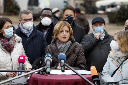 Malu Dreyer besucht Wiederaufbauarbeiten in Schuld