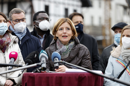 Malu Dreyer besucht Wiederaufbauarbeiten in Schuld