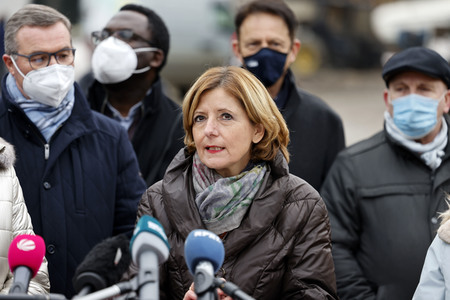 Malu Dreyer besucht Wiederaufbauarbeiten in Schuld
