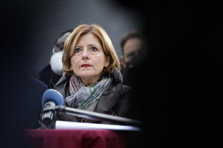 Malu Dreyer besucht Wiederaufbauarbeiten in Schuld