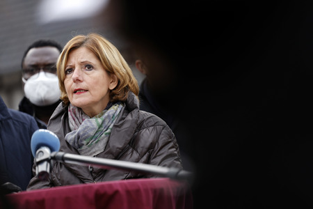 Malu Dreyer besucht Wiederaufbauarbeiten in Schuld