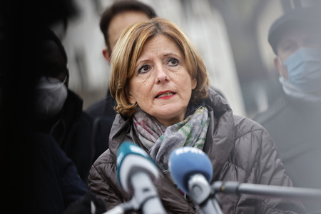 Malu Dreyer besucht Wiederaufbauarbeiten in Schuld