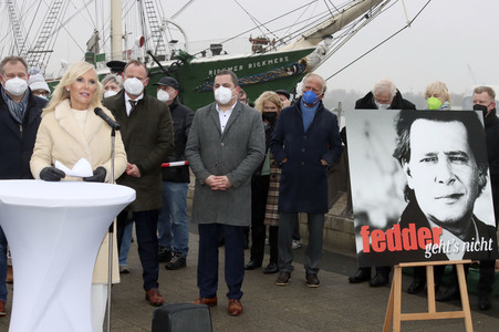 Einweihung der Jan-Fedder-Promenade in Hamburg