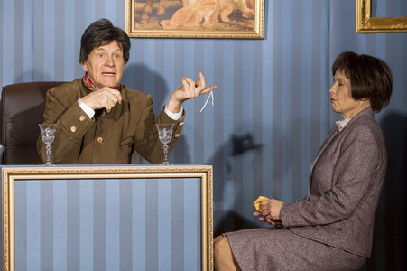 Theatervorstellung 'Das Ei ist hart! Ein Loriot-Abend' in Dresden