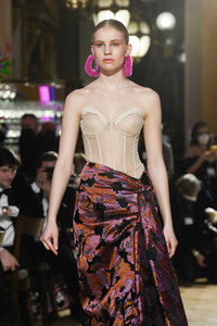 Dawid Tomaszewski Fashion Show auf der Frankfurt Fashion Week Herbst/Winter 2022
