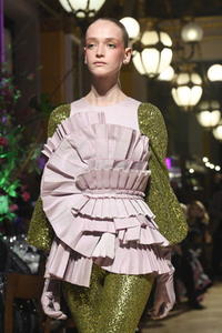 Dawid Tomaszewski Fashion Show auf der Frankfurt Fashion Week Herbst/Winter 2022