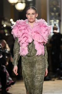 Dawid Tomaszewski Fashion Show auf der Frankfurt Fashion Week Herbst/Winter 2022