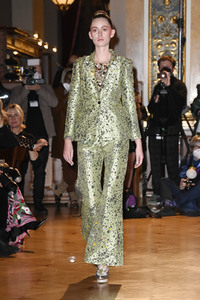 Dawid Tomaszewski Fashion Show auf der Frankfurt Fashion Week Herbst/Winter 2022