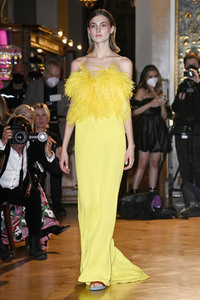 Dawid Tomaszewski Fashion Show auf der Frankfurt Fashion Week Herbst/Winter 2022
