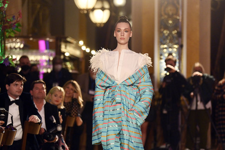 Dawid Tomaszewski Fashion Show auf der Frankfurt Fashion Week Herbst/Winter 2022