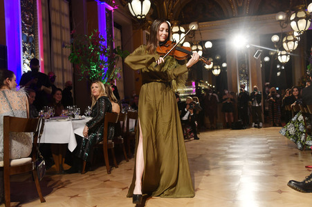 Dawid Tomaszewski Fashion Show auf der Frankfurt Fashion Week Herbst/Winter 2022