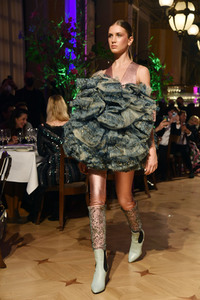 Dawid Tomaszewski Fashion Show auf der Frankfurt Fashion Week Herbst/Winter 2022