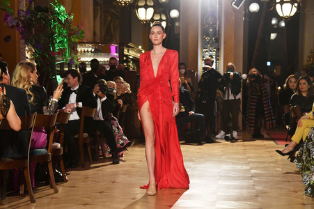 Dawid Tomaszewski Fashion Show auf der Frankfurt Fashion Week Herbst/Winter 2022