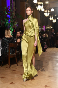 Dawid Tomaszewski Fashion Show auf der Frankfurt Fashion Week Herbst/Winter 2022