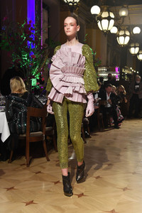 Dawid Tomaszewski Fashion Show auf der Frankfurt Fashion Week Herbst/Winter 2022