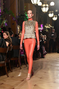 Dawid Tomaszewski Fashion Show auf der Frankfurt Fashion Week Herbst/Winter 2022