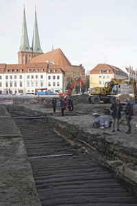 Fototermin mit Klaus Lederer auf der Grabung Molkenmarkt in Berlin